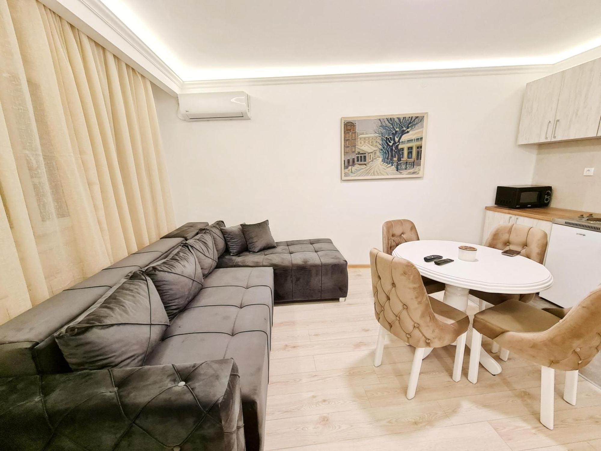 Modern Central Apartments Renovated Belgrado Exterior foto