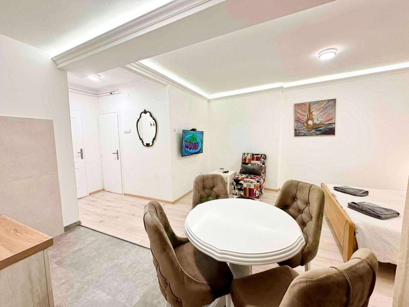 Modern Central Apartments Renovated Belgrado Exterior foto